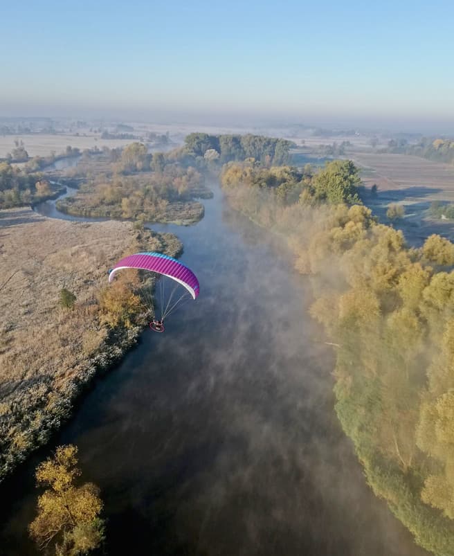 widok z góry na rzekę